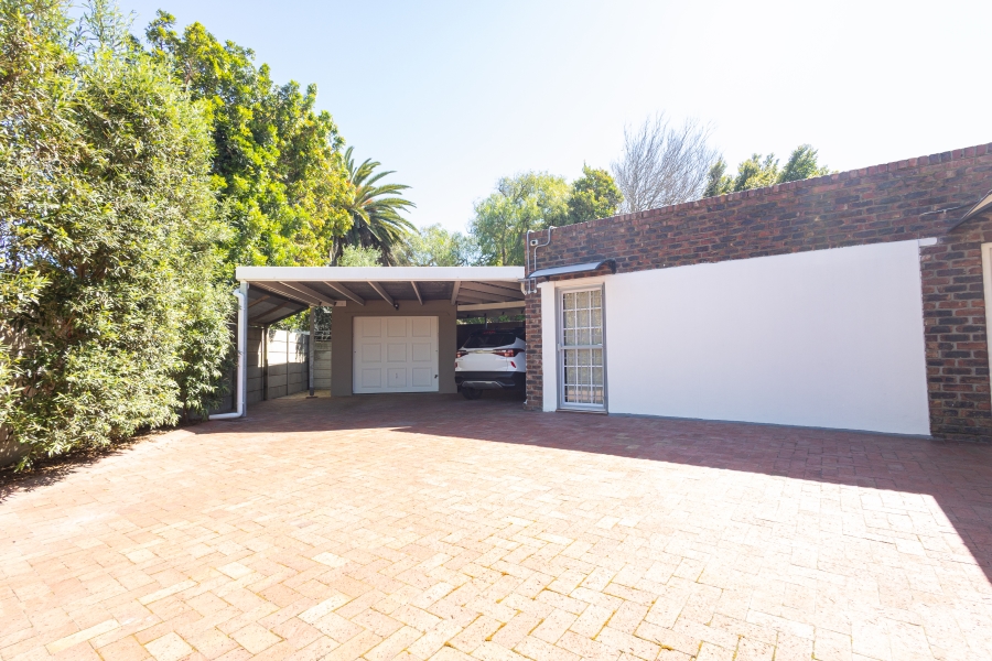3 Bedroom Property for Sale in Flamingo Vlei Western Cape